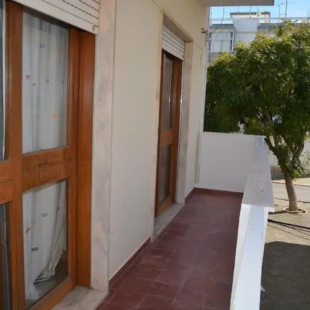 Апартаменты Cosy And Sunny Near The Beach 1 *