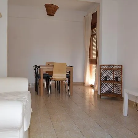 Cosy And Sunny Near The Beach 1 Апартаменты *